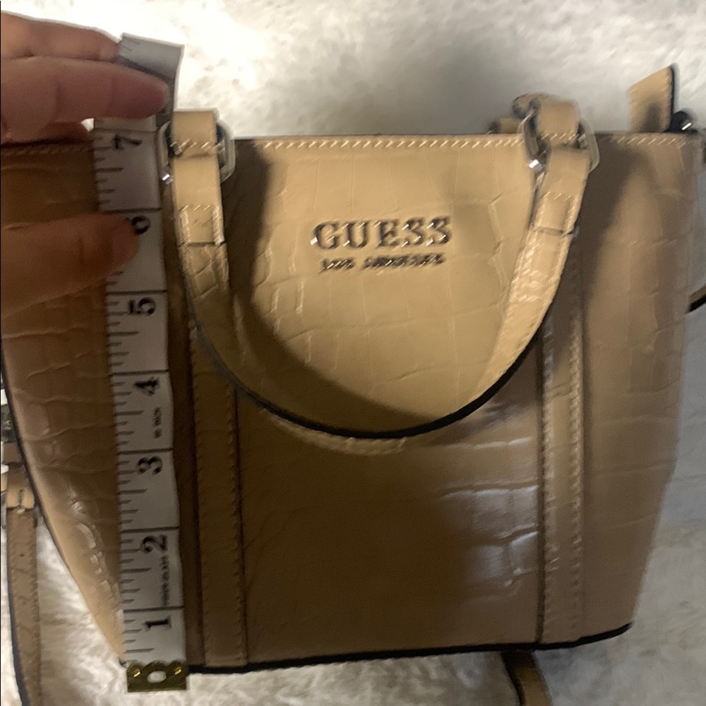 Guess Tan Crossbody Bag with Croc-Embossed Design NWOT - Picture 3 of 11